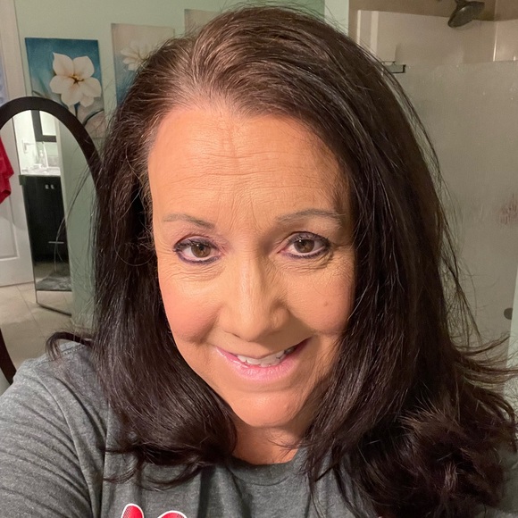 Meet your Posher, Corinne - Picture 1 of 1